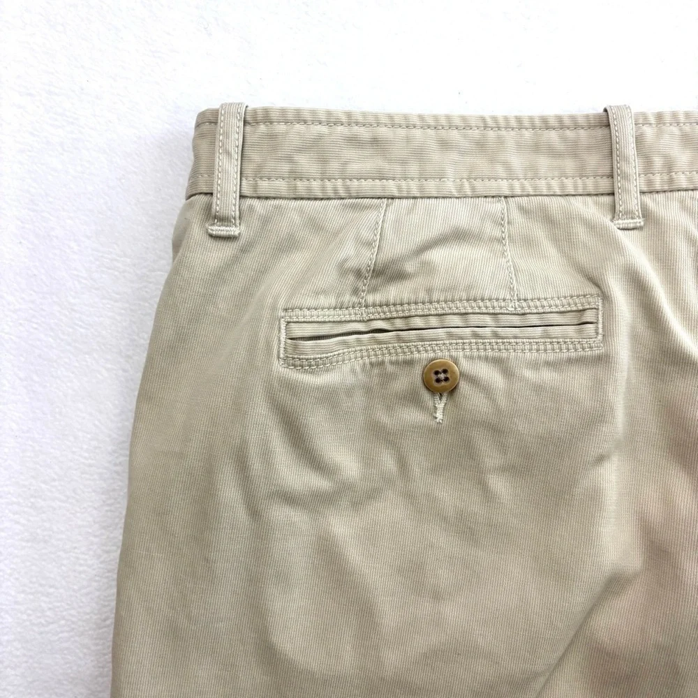 Tommy Bahama Beige Flat Front Chino Golf Walking Cotton Shorts Size 36